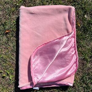 Brookstone SPA 2 Ply Plush Satin Throw Double-Sided Travel Blanket Pink 36x52